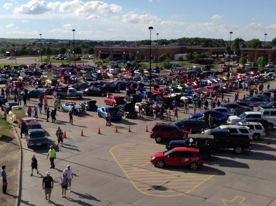 Pics from the Omaha, NE car show today... Dodge Charger Forum