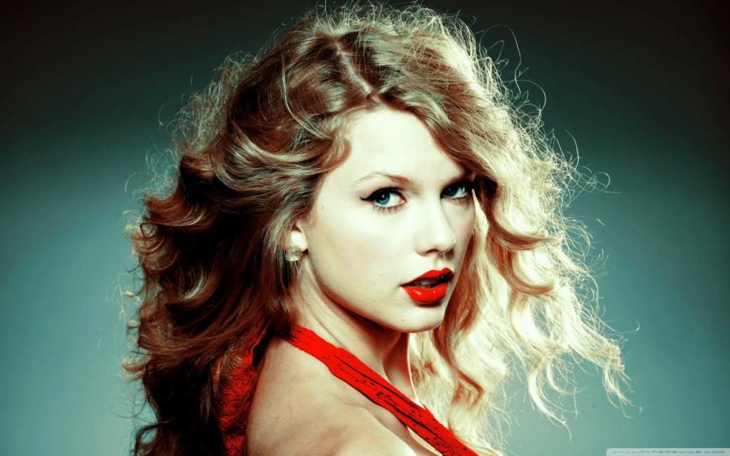  photo Taylor-Swift-hot-top-less-pictures-2_zps8a53f955.jpg