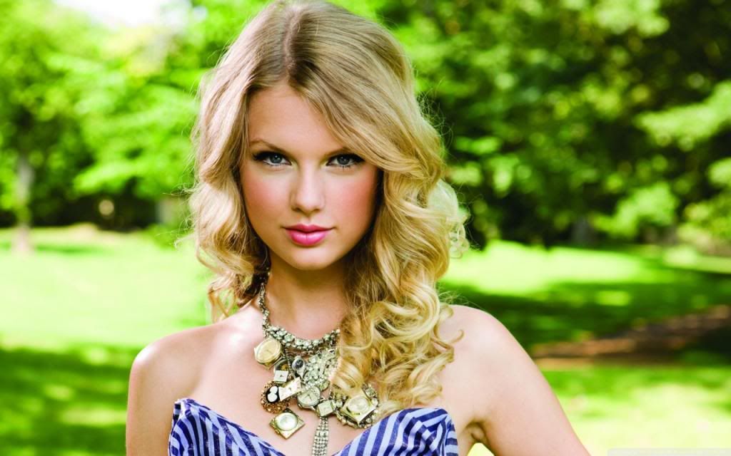  photo Taylor-Swift-hot-top-less-pictures-3_zps2eb87b28.jpg