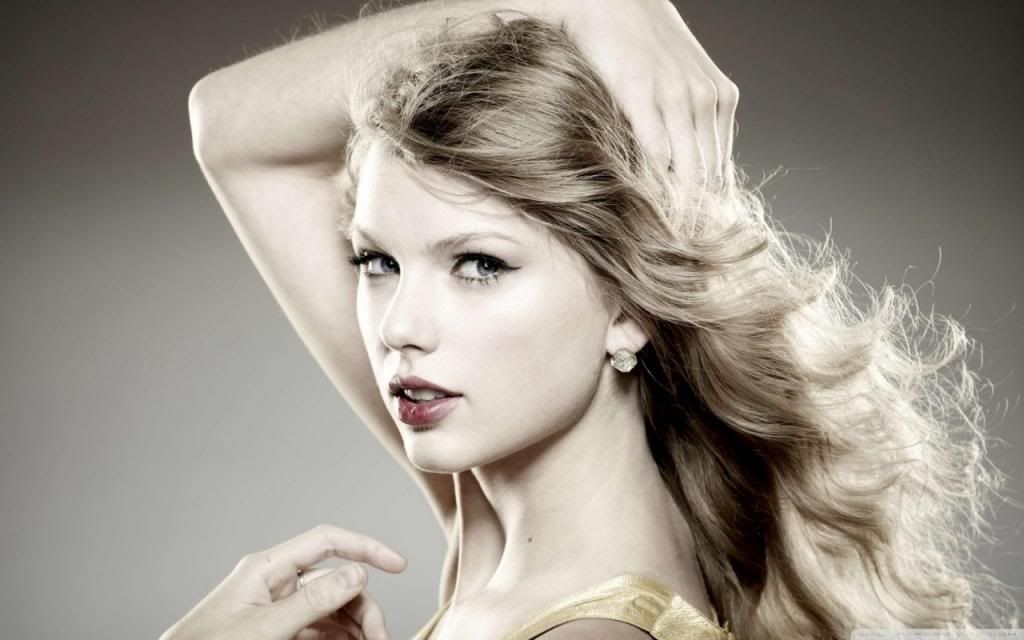  photo Taylor-Swift-hot-top-less-pictures-8_zps363bade7.jpg