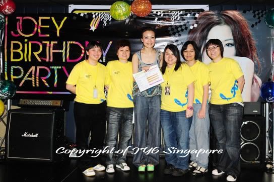 Joey with JY6 Singapore Members