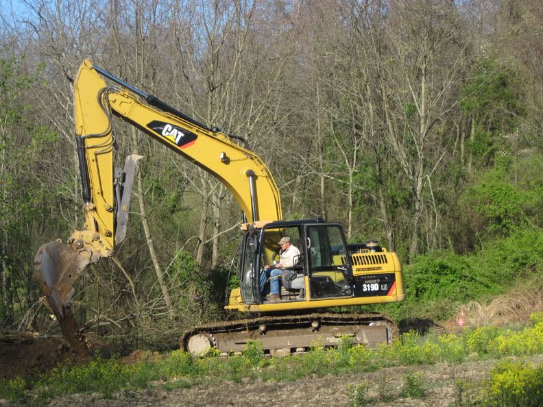 DrainageTile--Excavatorstartingline-backfield.jpg