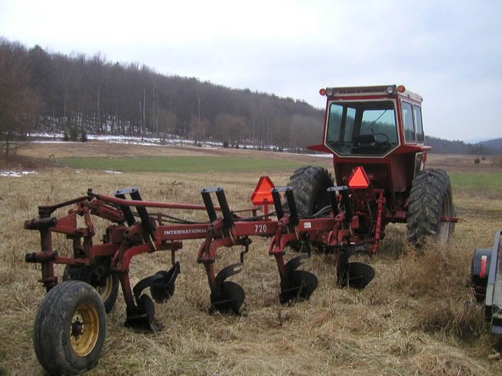 IH720plow.jpg