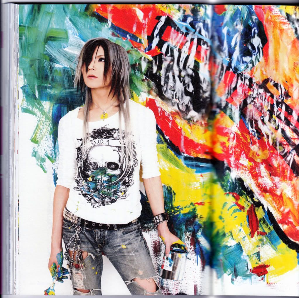 TeruRockandRead02.jpg picture by V-e-r-i