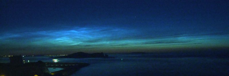 howth-noctilucent-clouds-june-2014-1_zpsf4acd974.jpg