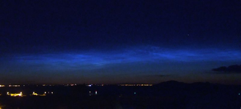 howth-noctilucent-clouds-june-2014-2_zpsb96cf4c8.jpg