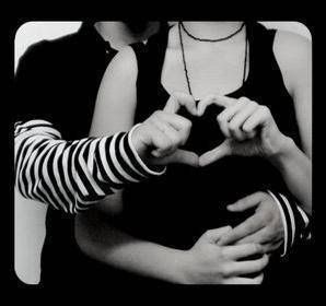 emo hand heart Pictures, Images and Photos