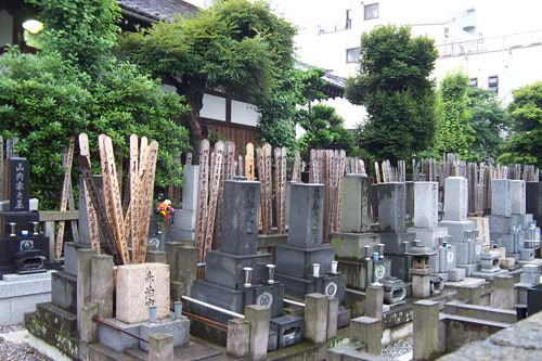 Japanese-Graveyard.jpg