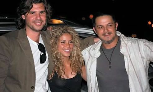 http://i250.photobucket.com/albums/gg273/Draving/shakira-antonito-y-ale-sanz.jpg