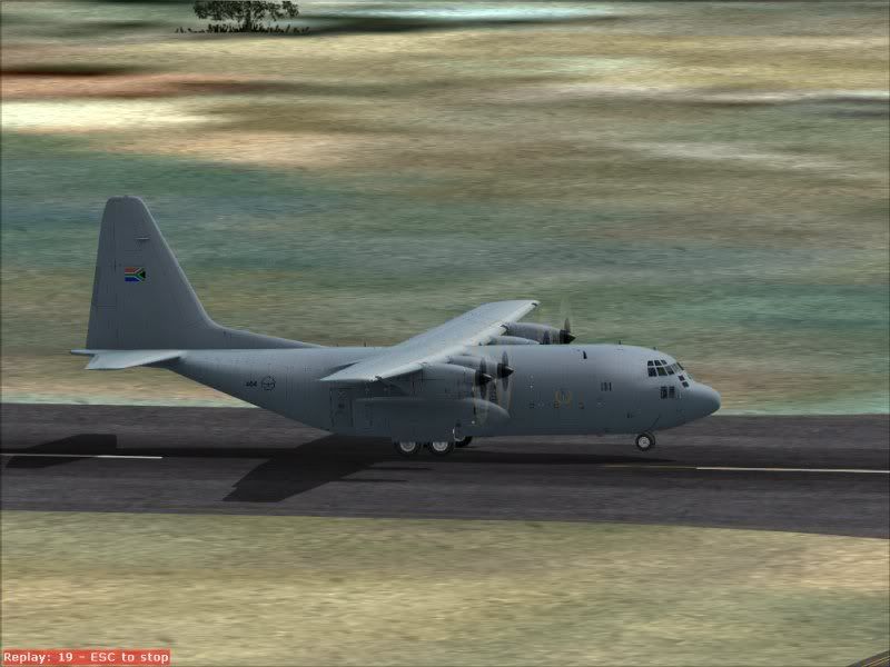 Captain_Sim_SAAF_130_28_Sqn_404_-2.jpg